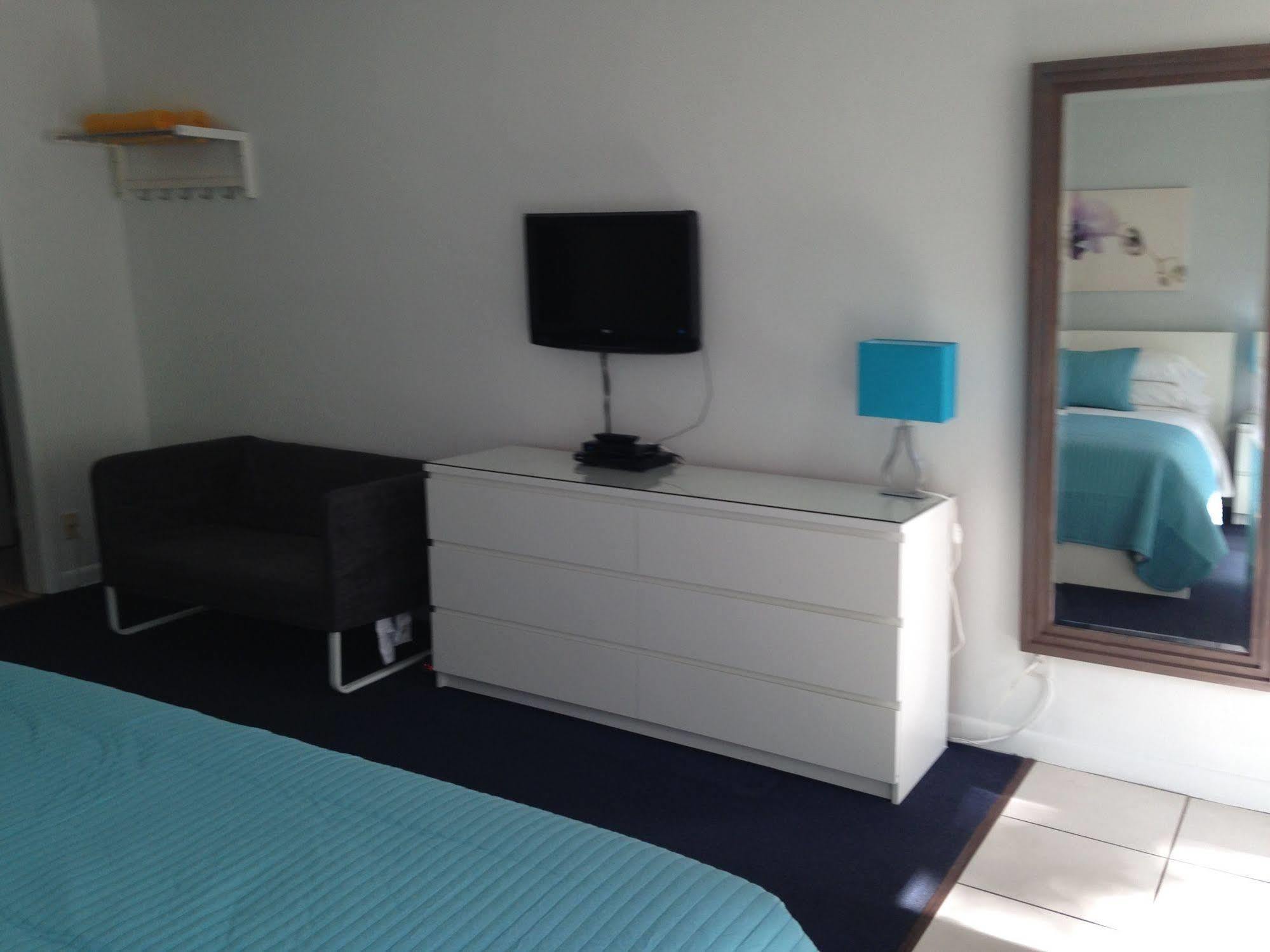 Cheston House - Clothing Optional All Male Guesthouse Форт-Лодердейл Экстерьер фото